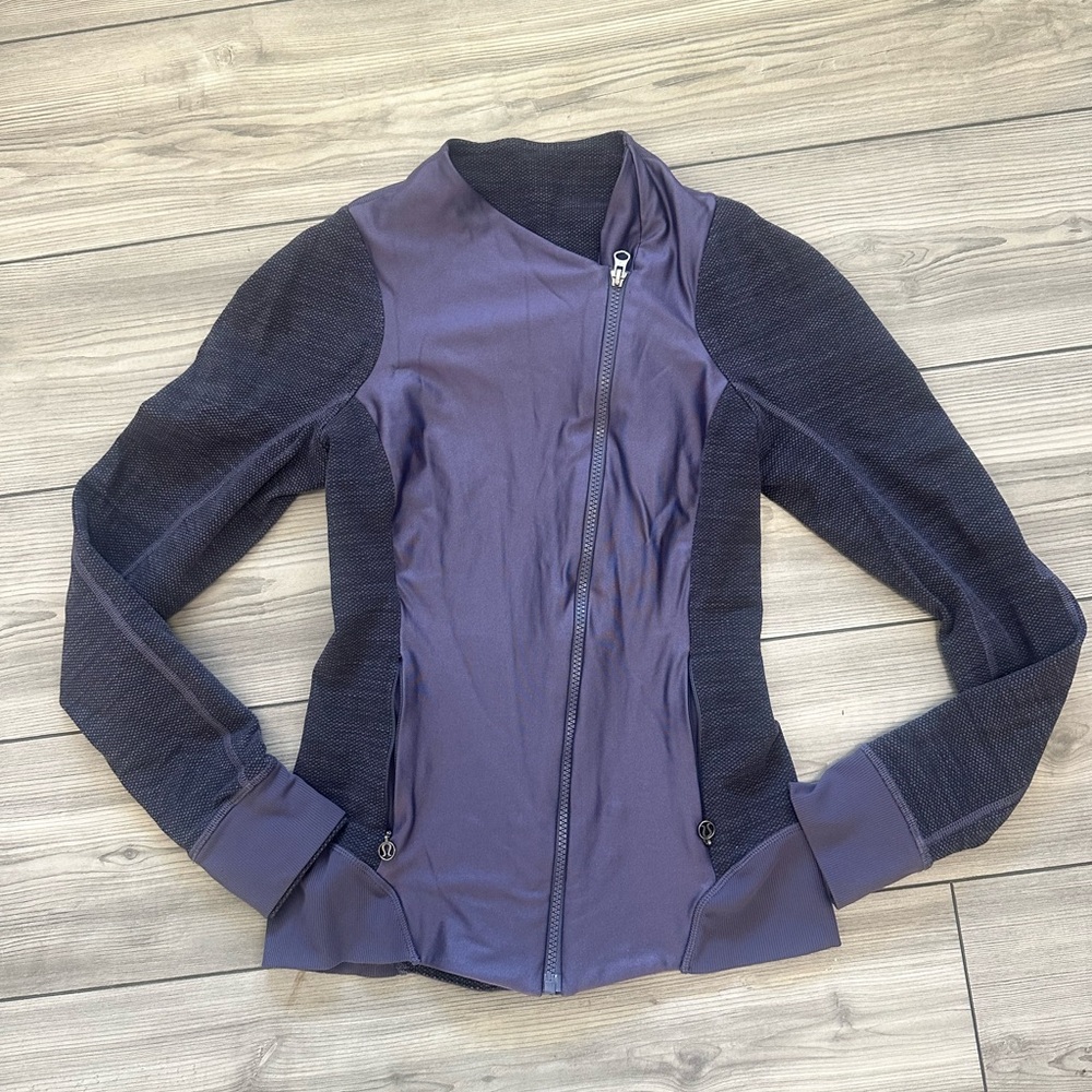 Lululemon Emerged Renewed jacket Size 4 purple